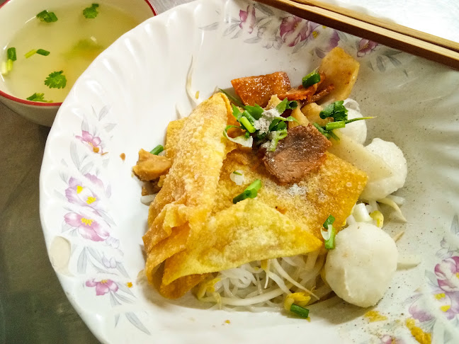 ร้านเล่าอึ้งเย็นตาโฟ หาดใหญ่ - การบริการอาหารและที่พัก