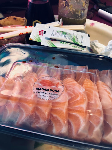 MADAM DONG - การบริการอาหารและที่พัก