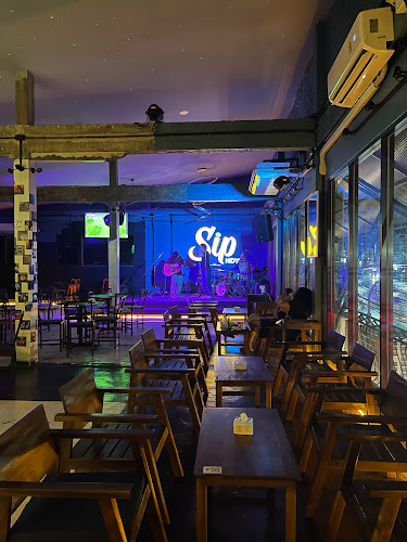 SIP Music & Hangout - การบริการอาหารและที่พัก