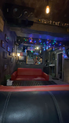 Opinii despre 90's BAR în อำเภอเมืองภูเก็ต - การบริการอาหารและที่พัก