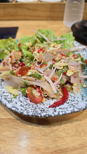 ร้านอาหารญี่ปุ่น ซูชิแชมป์เปี้ยน หาดใหญ่ - การบริการอาหารและที่พัก