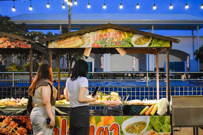 DEE BEACH PUB & RESTAURANT