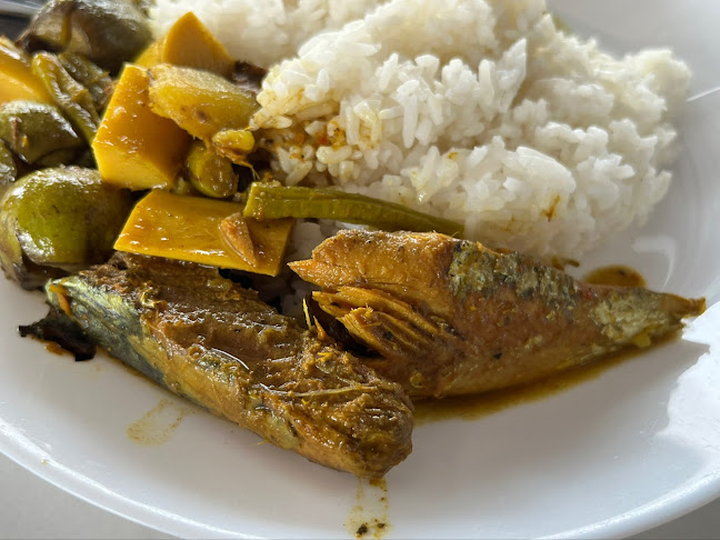 Comentarii opinii despre [บ้านทะเลน้อย ข้าวแกงปักษ์ใต้ สาขาปัั๊ม PT กม.19ถนนบางนาตราด