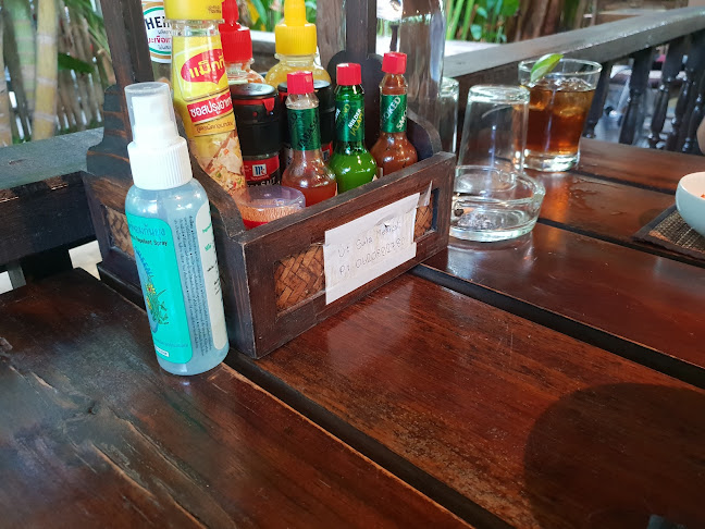 ศาลา เม็กซิกาลี - การบริการอาหารและที่พัก