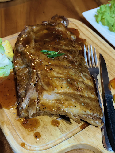 หลานตาชูหาดใหญ่ - การบริการอาหารและที่พัก