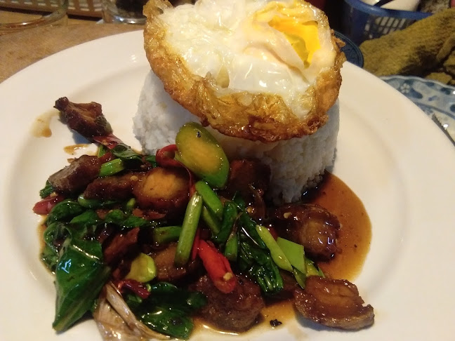 Opinii despre ครัวปลาทูอ่าวอุดม în อำเภอศรีราชา - การบริการอาหารและที่พัก