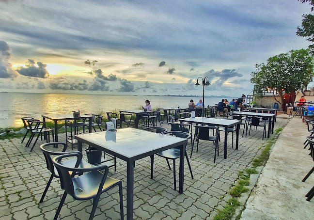 คาเฟ่ เดอ บีช พัทยา