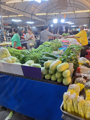 Opinii despre ตลาดร่มไทร ปากเกร็ด-ติวานนท์ în อำเภอปากเกร็ด - การบริการอาหารและที่พัก
