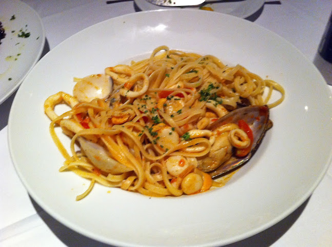 Opinii despre Dr Frogs Bar & Grill în อำเภอเกาะสมุย - การบริการอาหารและที่พัก