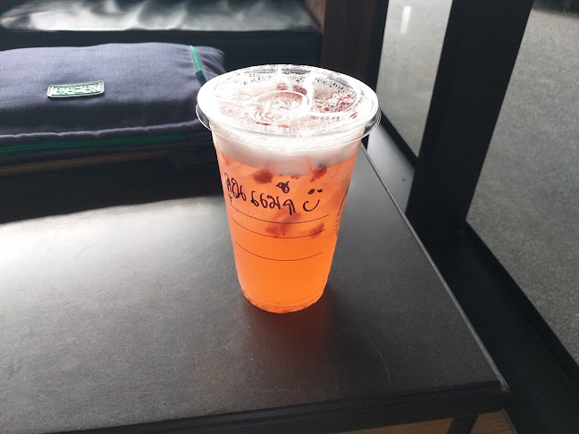 สตาร์บัคส์ สาขา เดอะเบย์พัทยา