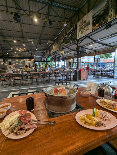 ร้านร่มโพธิ์ - การบริการอาหารและที่พัก