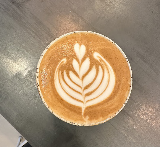 Opinii despre Botanica Specailty Coffee & Spirit în เมือง - การบริการอาหารและที่พัก