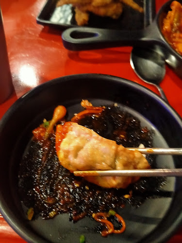 คอมเบโพจา GeonbaePocha Korean Restaurant - การบริการอาหารและที่พัก