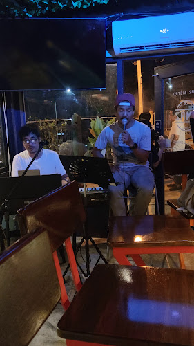 SMAZ Bistro สมาส บิสโทร - การบริการอาหารและที่พัก