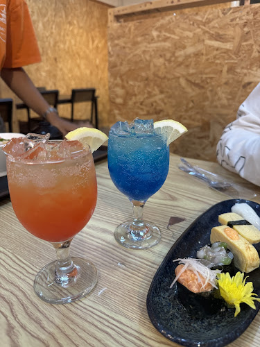 ยูเมะพลัสซูชิ - การบริการอาหารและที่พัก