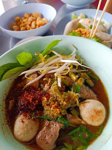 Opinii despre ก๋วยเตี๋ยวเรือ ป้าแจ๋ว în อำเภอธัญบุรี - การบริการอาหารและที่พัก