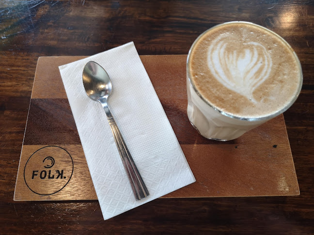 Opinii despre Folk Café Phuket în อำเภอถลาง - การบริการอาหารและที่พัก