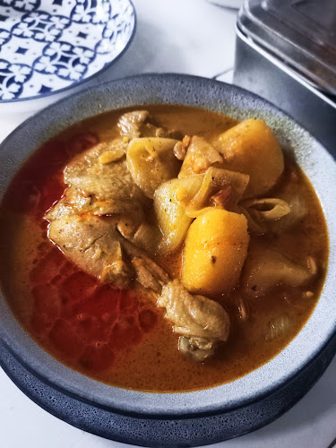 Mr. Dee Chilling Hill Bar - การบริการอาหารและที่พัก