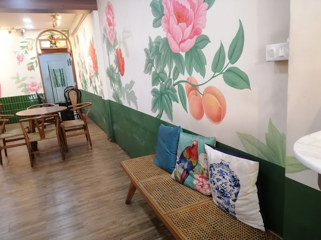 พรทิภาฮ่อยจ๊อ สาขาพัทยา - การบริการอาหารและที่พัก