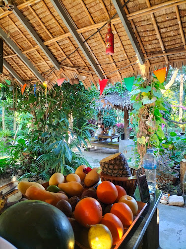 Mr. Dee Chilling Hill Bar - การบริการอาหารและที่พัก