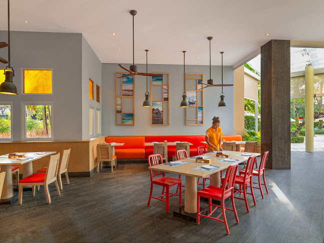 52 ถ. ทวีวงศ์ ตำบลป่าตอง อำเภอกะทู้ ภูเก็ต 83150