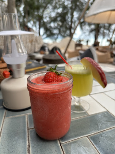 Cave Beach Club - อำเภอสัตหีบ