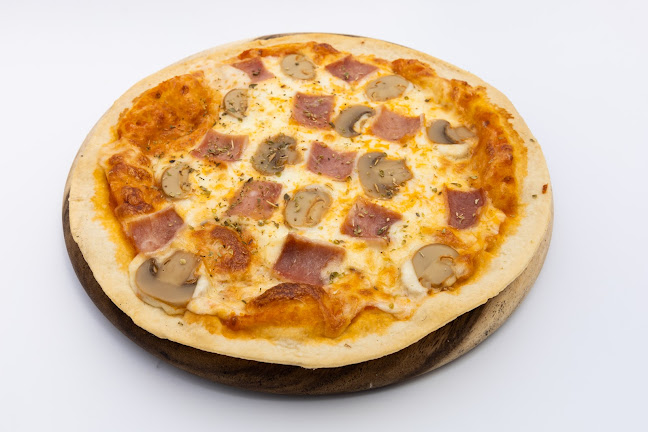 ถนนตะกั่วป่า ตำบลตลาดเหนือ อำเภอเมืองภูเก็ต ภูเก็ต 83000