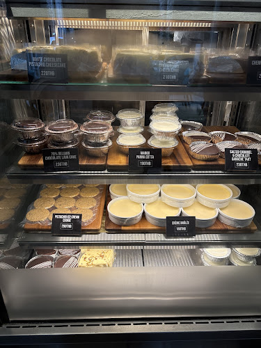 แสบสบายซอย 2 ตำบลป่าตอง อำเภอกะทู้ ภูเก็ต 83150