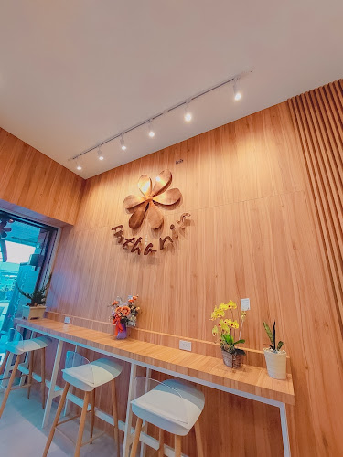 63 ถ. มหาราช ตำบลวัดใหม่ อำเภอเมืองจันทบุรี จันทบุรี 22000