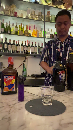 Noi bar Nakhonsawan - การบริการอาหารและที่พัก