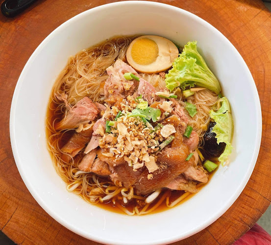 24 2 ถ. เจ้าฟ้าตะวันตก ตำบล ฉลอง อำเภอเมืองภูเก็ต ภูเก็ต 83130