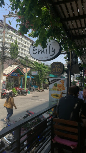 EMILY RESTAURANT - การบริการอาหารและที่พัก