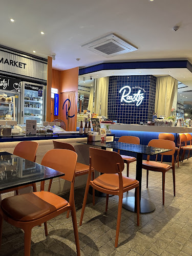 Opinii despre Roasty By Rai Ruen Rom (Asoke) în วัฒนา - การบริการอาหารและที่พัก