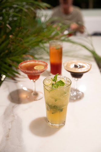 So French Restaurant and Bar - การบริการอาหารและที่พัก