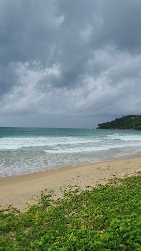 LEK SEAFOOD - การบริการอาหารและที่พัก