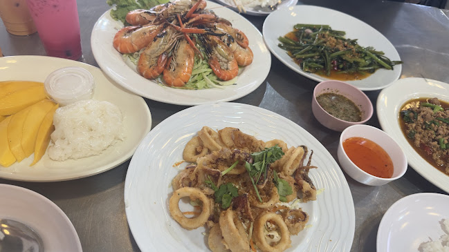 Opinii despre 薇莱美食廣場 în อำเภอบางละมุง - การบริการอาหารและที่พัก