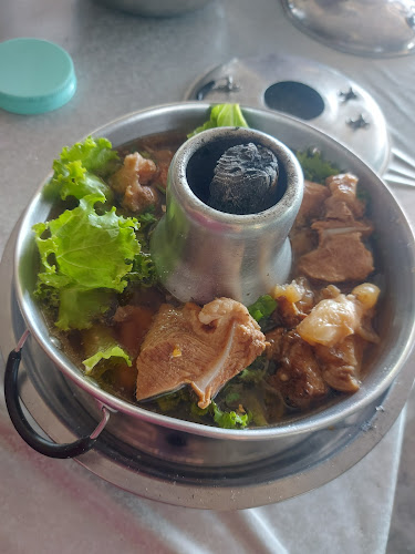 Opinii despre ก๋วยเตี๋ยวเนื้อลายหม้อไฟปากน้ำโพ în อำเภอเมืองนครสวรรค์ - การบริการอาหารและที่พัก