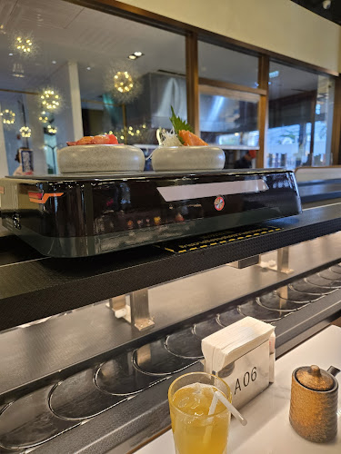 8 ถนน สวัสดิ์รักษ์ ตำบลป่าตอง อำเภอกะทู้ ภูเก็ต 83150