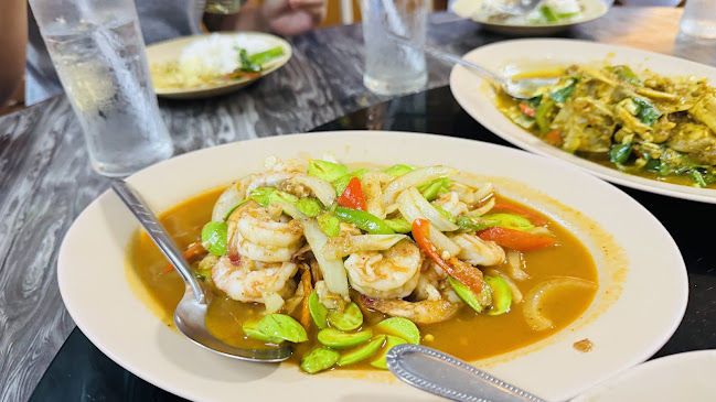 Opinii despre ร้านนัดพบยูงทอง 金孔雀餐厅 în อำเภอหาดใหญ่ - การบริการอาหารและที่พัก