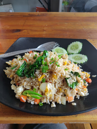 ร้านก๋วยเตี๋ยวไก่​ เนื้อ​ ตุ๋น​ HALAL FOOD สาขา 2 ตลาดแหลมดิน​ @samui - การบริการอาหารและที่พัก