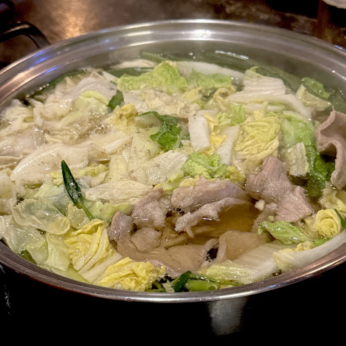 มีดีแจ่วฮ้อน HotPot - การบริการอาหารและที่พัก