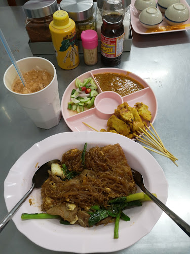 4,6 ตําบล ตลาดใหญ่ 8 ถ. อ๋องซิมผ่าย ตำบลตลาดใหญ่ อำเภอเมืองภูเก็ต ภูเก็ต 83000