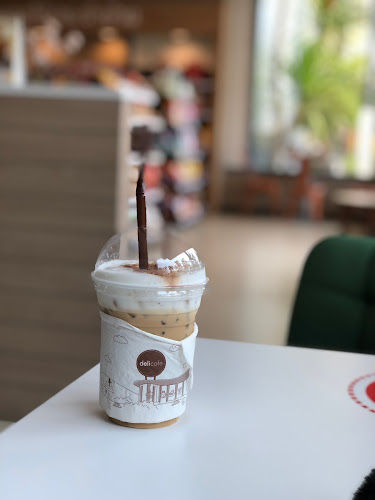 Deli CaFe' Shell Korat