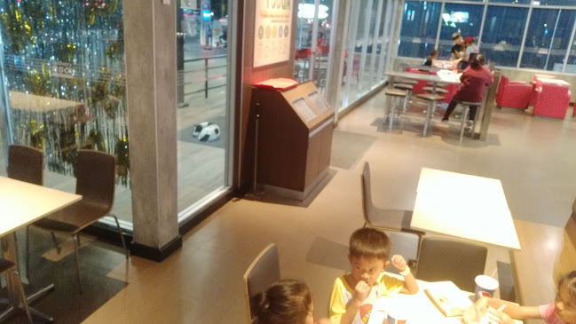 KFC Tontann Market (DT) - การบริการอาหารและที่พัก