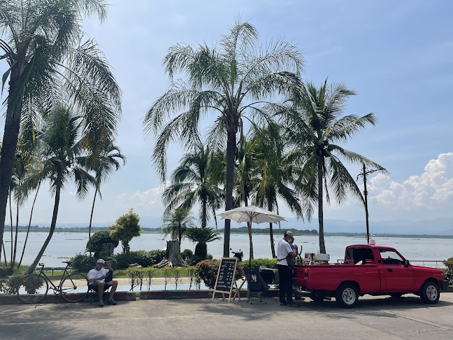 Opinii despre Vela Slow bar în อำเภอเมืองพะเยา - การบริการอาหารและที่พัก