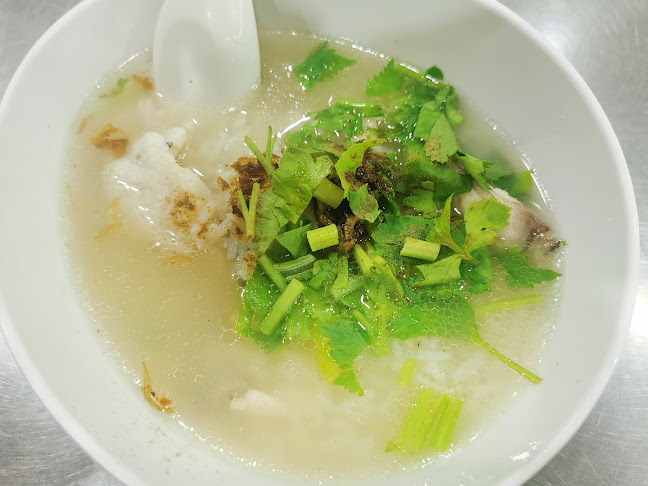 ยอดผักเมืองทอง ราดหน้า - อำเภอปากเกร็ด