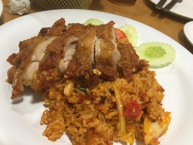 More coffee - การบริการอาหารและที่พัก