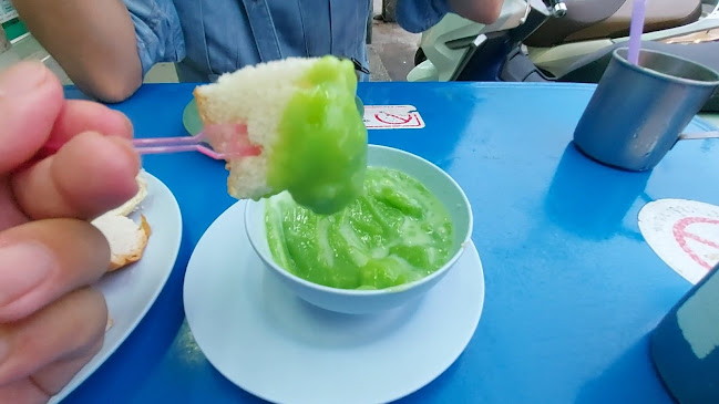 ล้านเงิน นมสด - การบริการอาหารและที่พัก