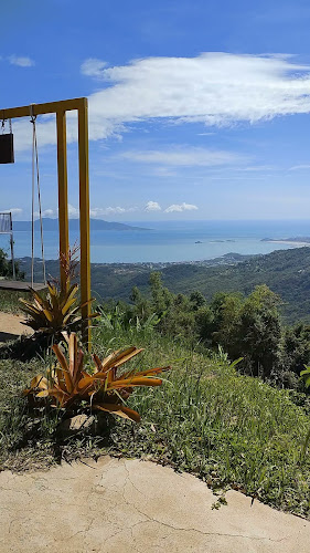 Opinii despre Mountain Jungle Restaurant în อำเภอเกาะสมุย - การบริการอาหารและที่พัก