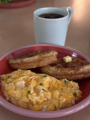 Opinii despre ไม้น้ำคาเฟ่ - กาแฟและต้นไม้น้ำ în อำเภอเมืองภูเก็ต - การบริการอาหารและที่พัก